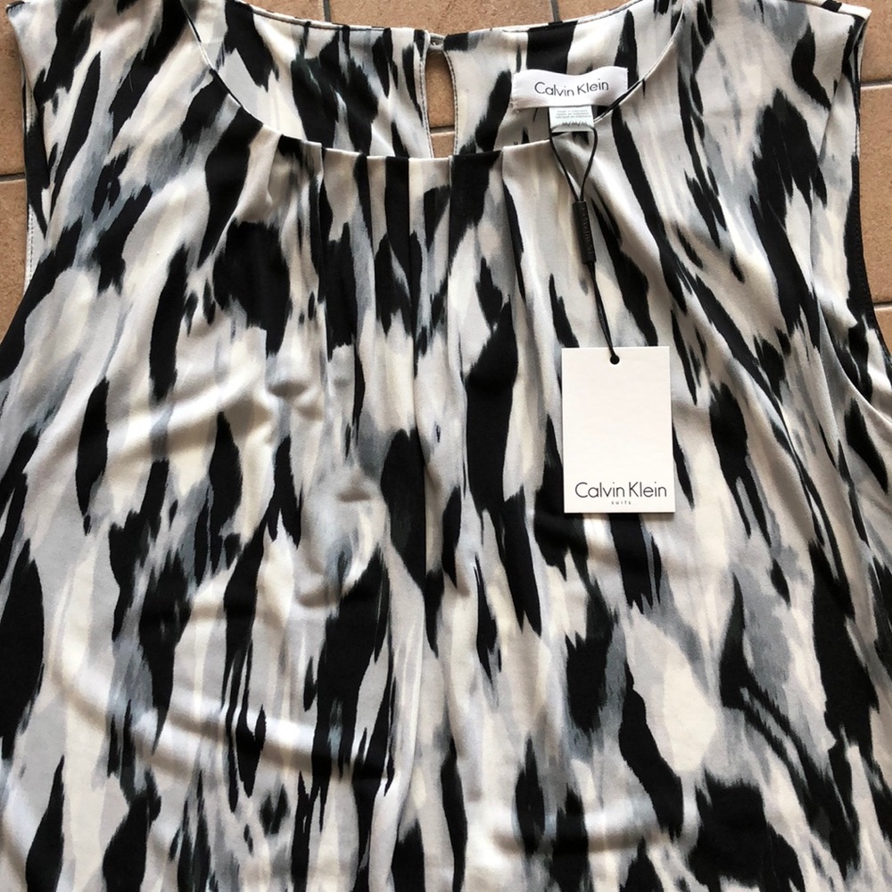 Sleeveless blouse